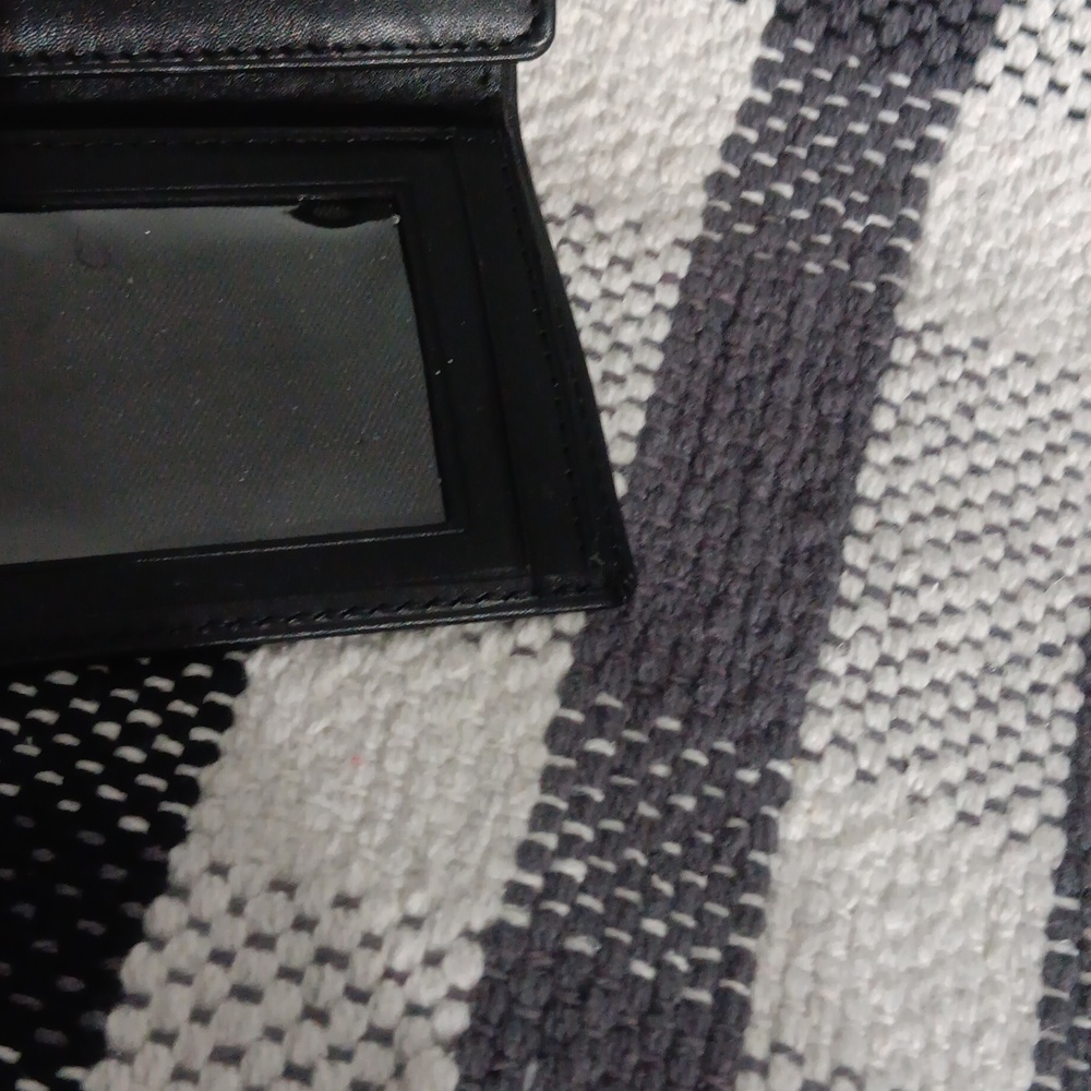 Perry Ellis - Picture 3 of 7